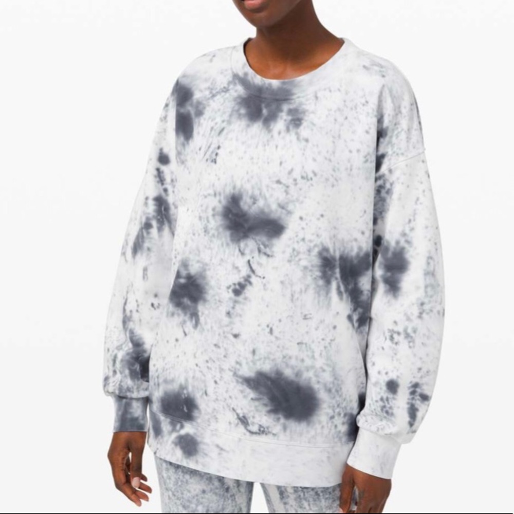 Lululemon Perfectly Oversized Crew *Tie Dye
Marble Dye Classic Navy in size 4